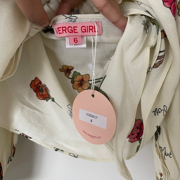 Verge Girl Tie Front Crop Top - Picture 4 of 4